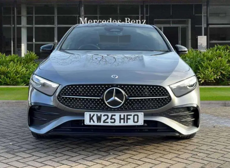 2025 Mercedes-Benz A200 AMG Line Premium Plus, photo 4