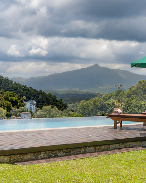 coffee bungalow infinity pool